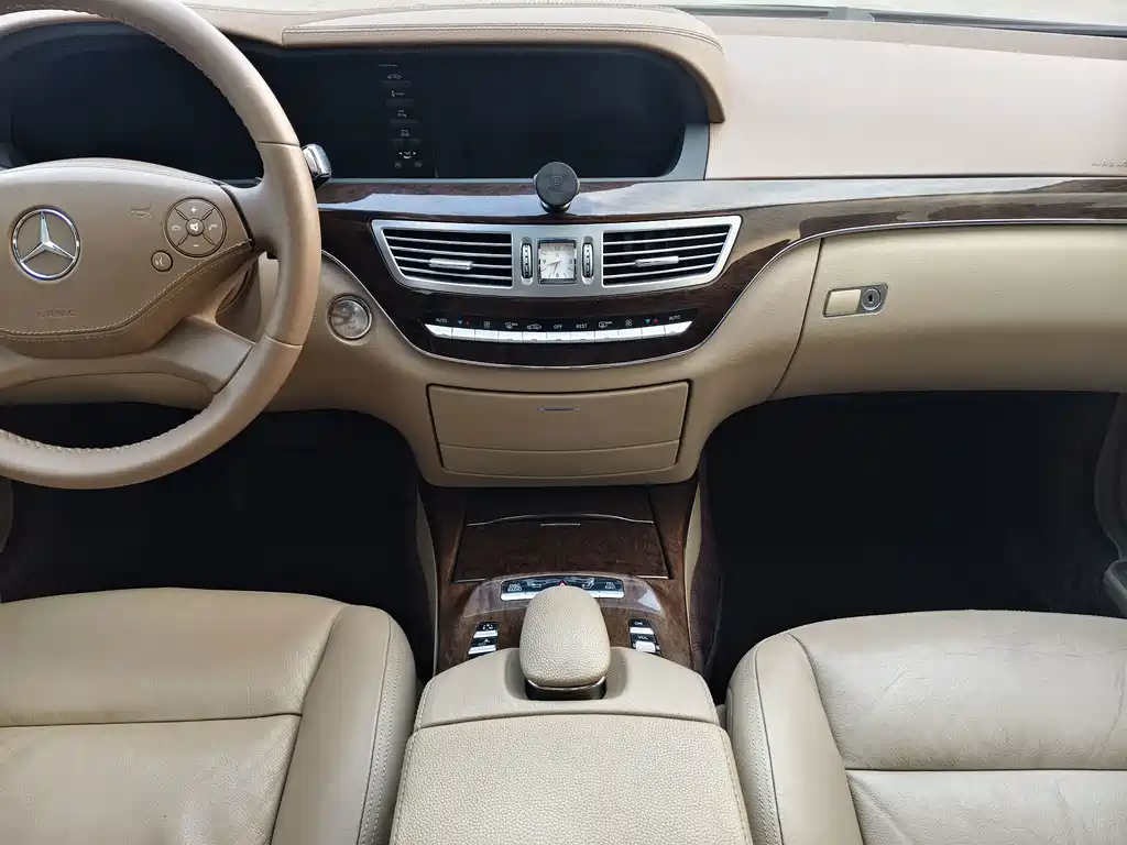 Mercedes-Benz S-Class — миниатюра 13