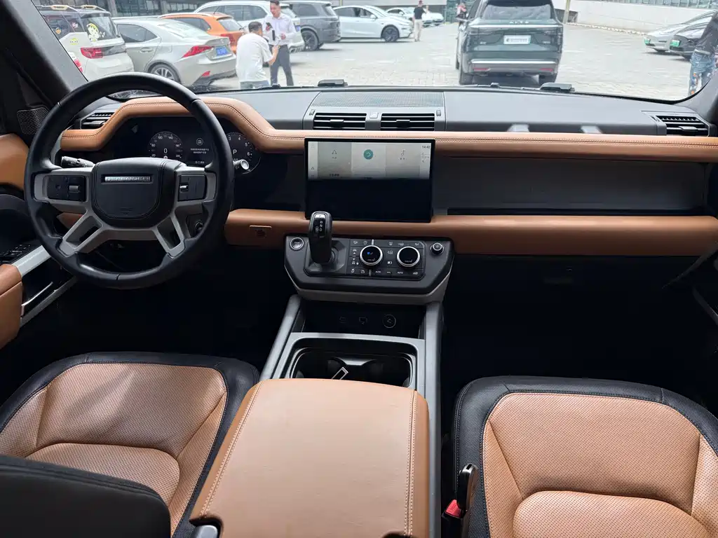 Land Rover Defender — миниатюра 7