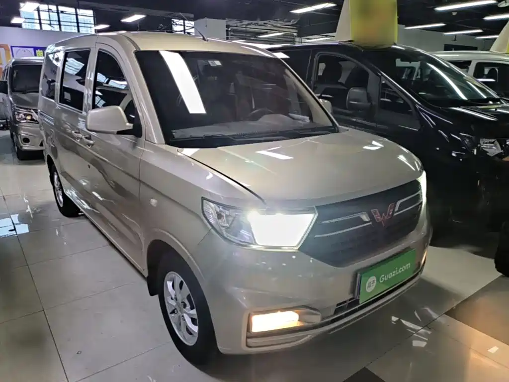 Wuling Hongguang V — миниатюра 4