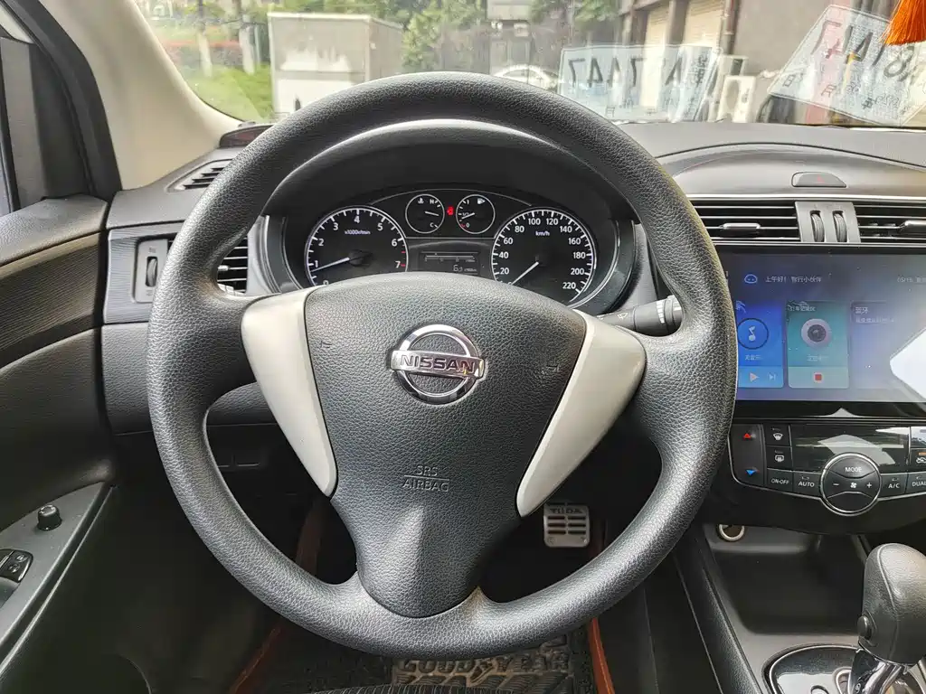 Nissan Tiida — миниатюра 10