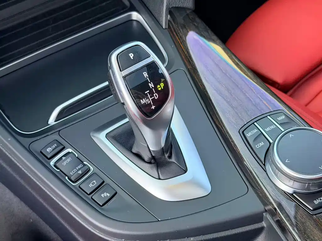 BMW 3 Series — миниатюра 13