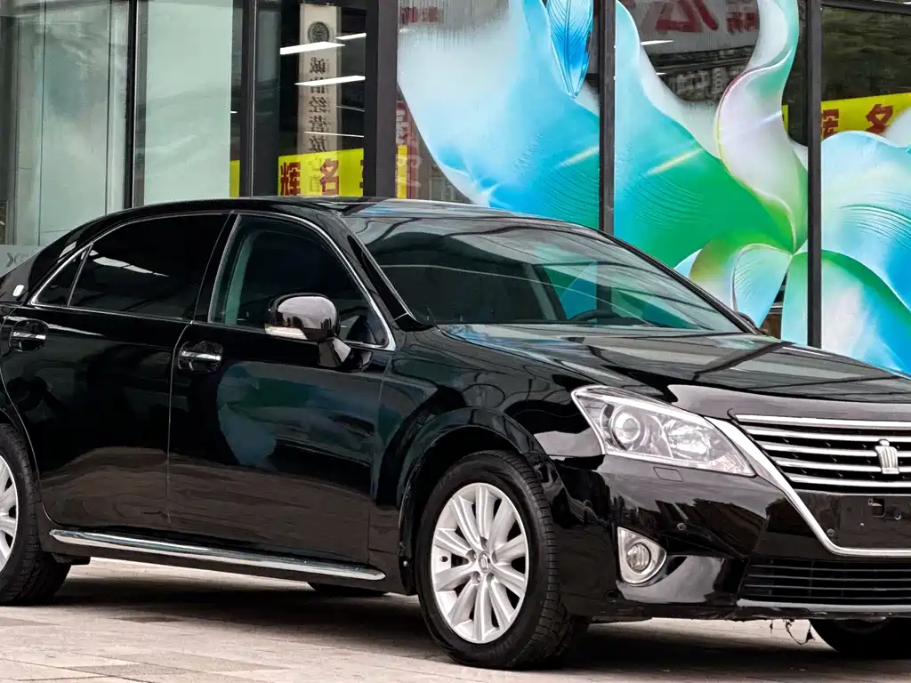 Toyota Crown 2014