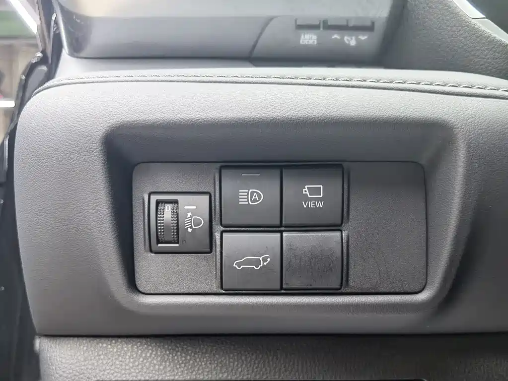 Toyota Crown Kluger — миниатюра 16
