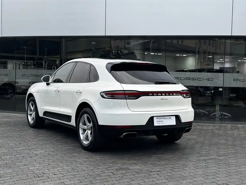 Porsche Macan — миниатюра 7