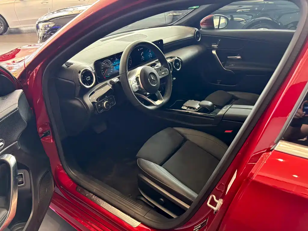 Mercedes-Benz A-Class — миниатюра 5