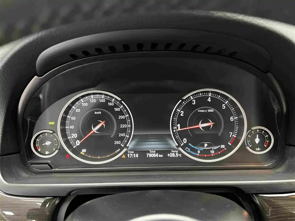 BMW 5 Series — миниатюра 10