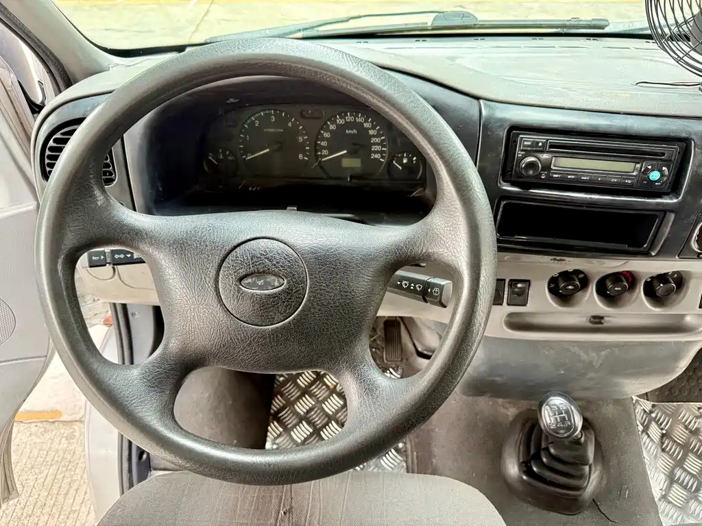 Ford Transit Classic — миниатюра 16
