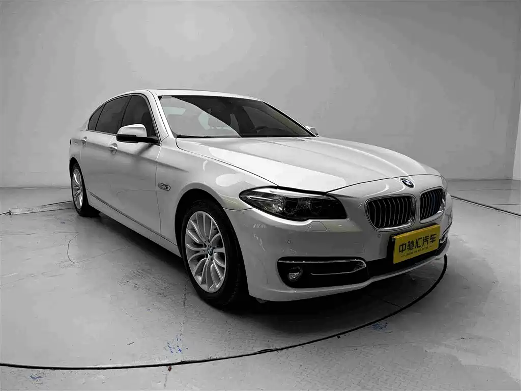 BMW 5 Series — миниатюра 3