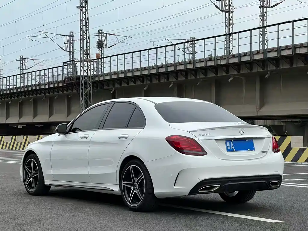Mercedes-Benz C-Class — миниатюра 3