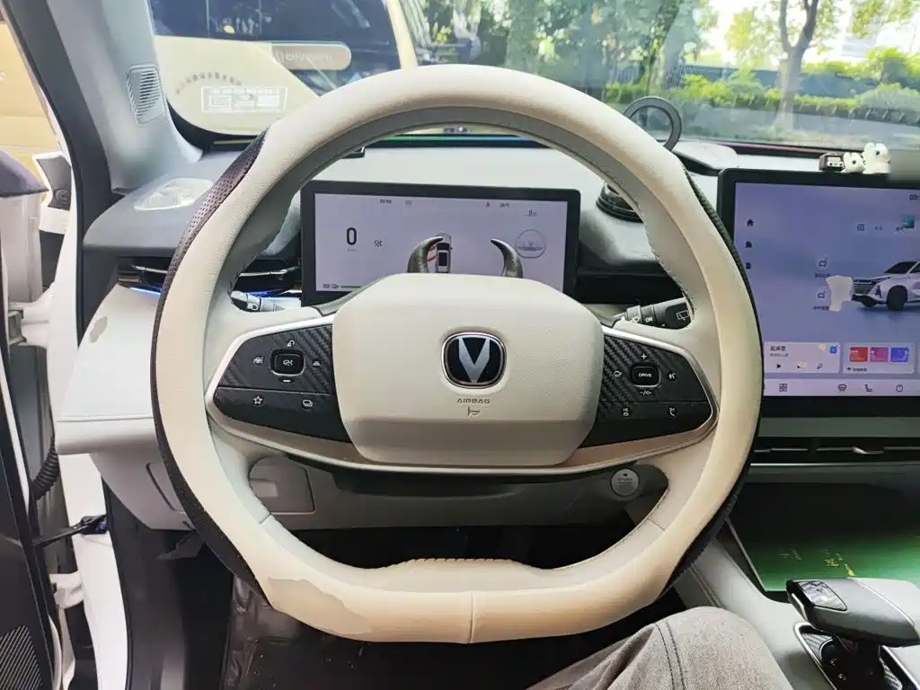 Changan UNI-Z New Energy — миниатюра 6