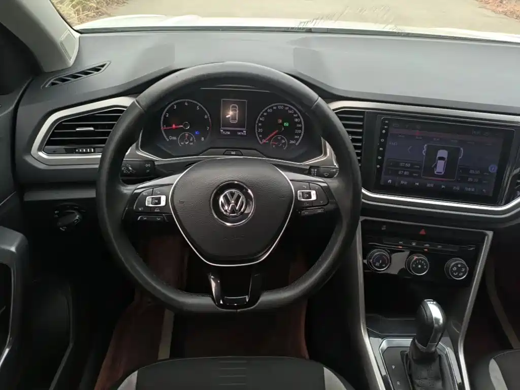 Volkswagen T-Roc — миниатюра 11