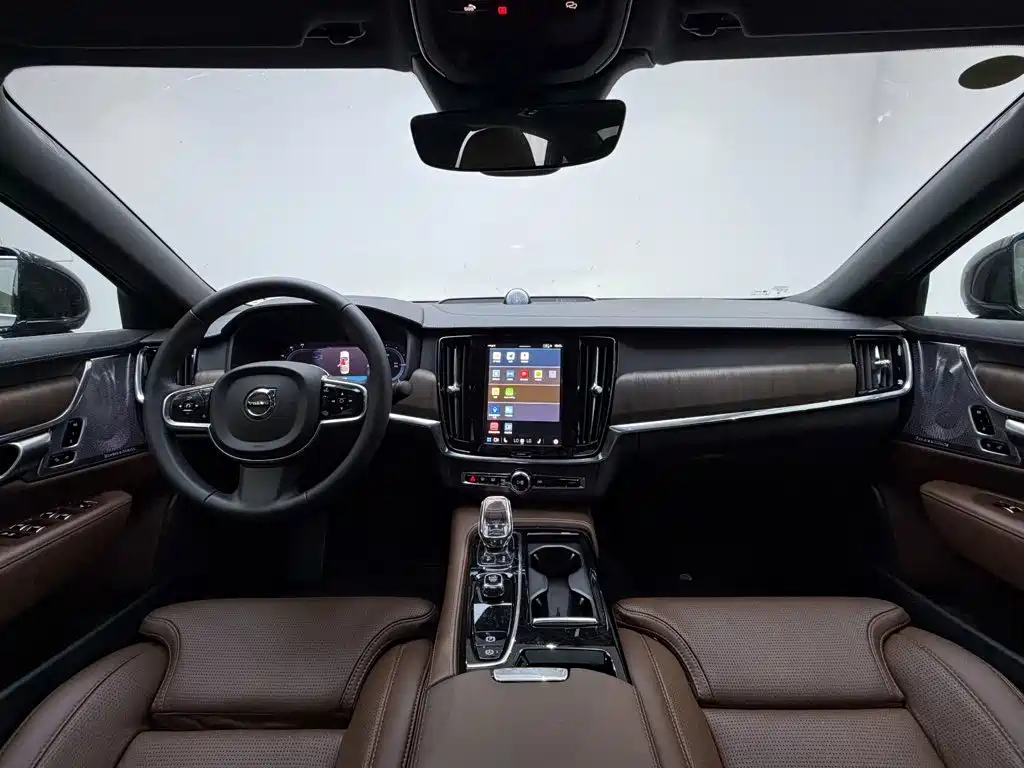 Volvo S90 PHEV — миниатюра 11
