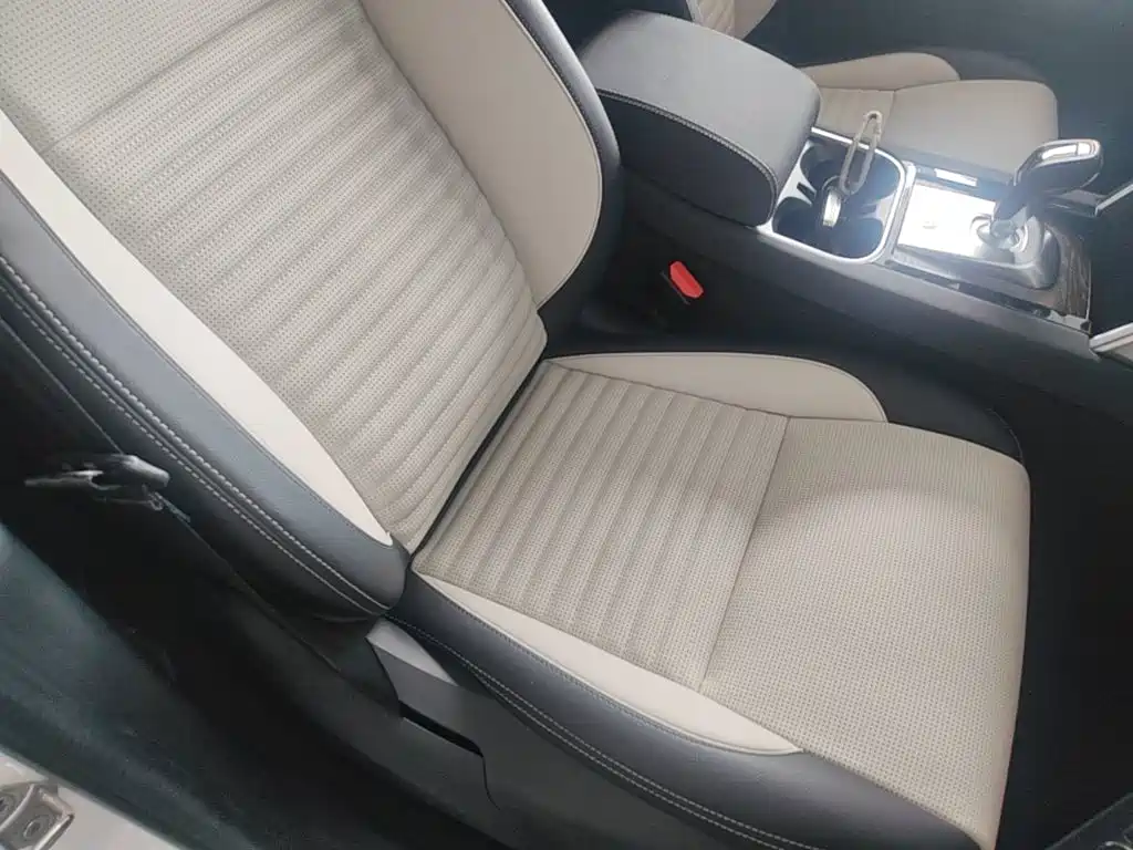 Land Rover Discovery Sport Hybrid — миниатюра 25