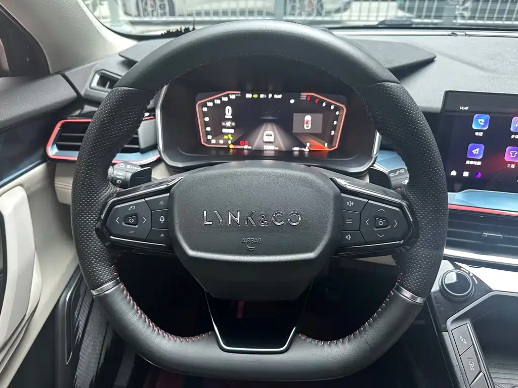 Lynk & Co 06 — миниатюра 12