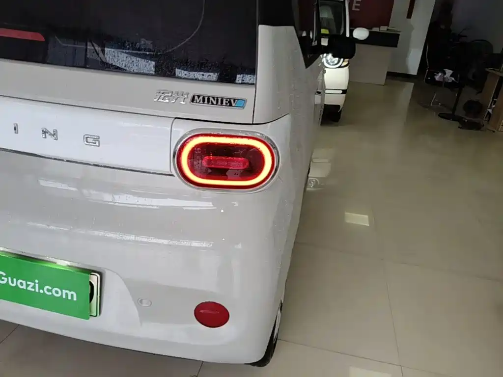 Wuling MINIEV — миниатюра 8