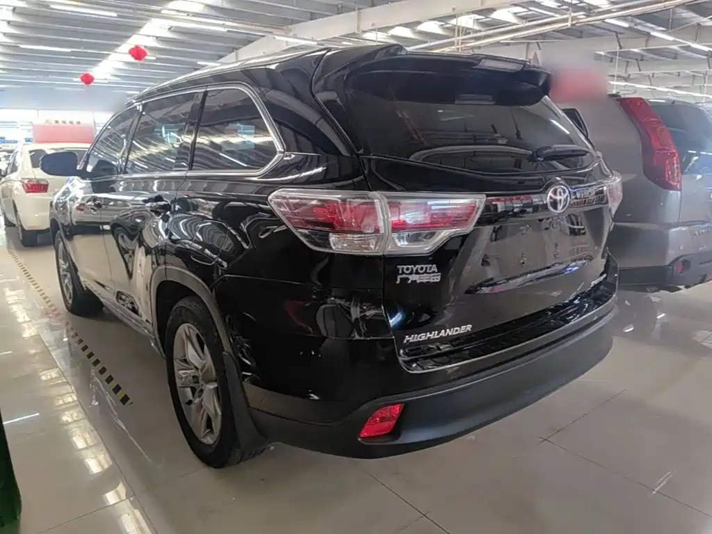 Toyota Highlander 2015 2.0T Luxury 7 мест