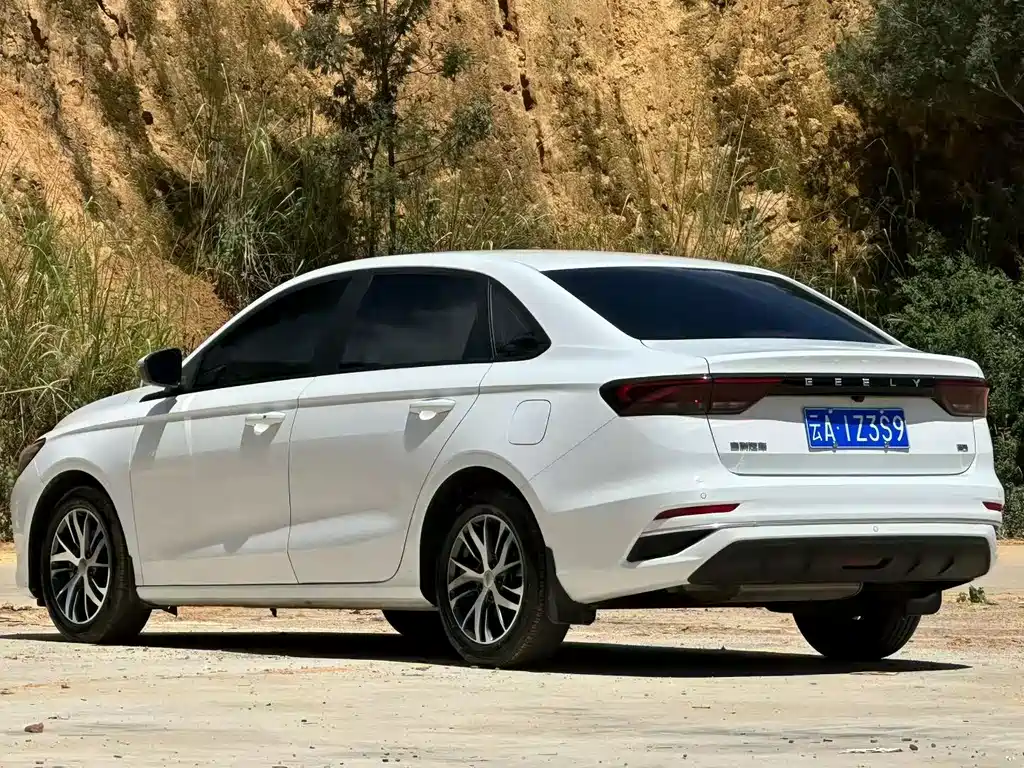 Geely Emgrand — миниатюра 4