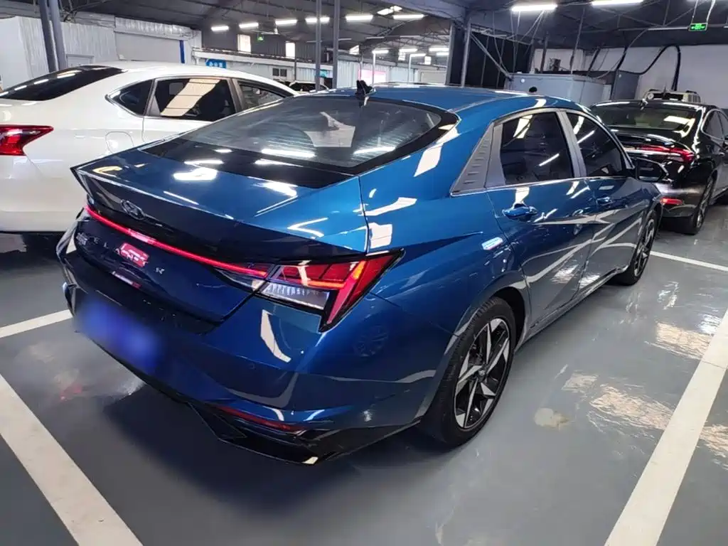 Hyundai Elantra — миниатюра 7