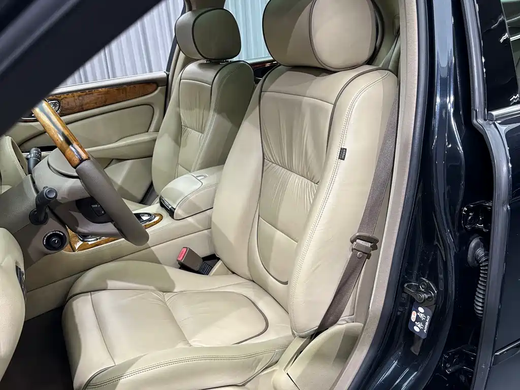 Jaguar XJ — миниатюра 16