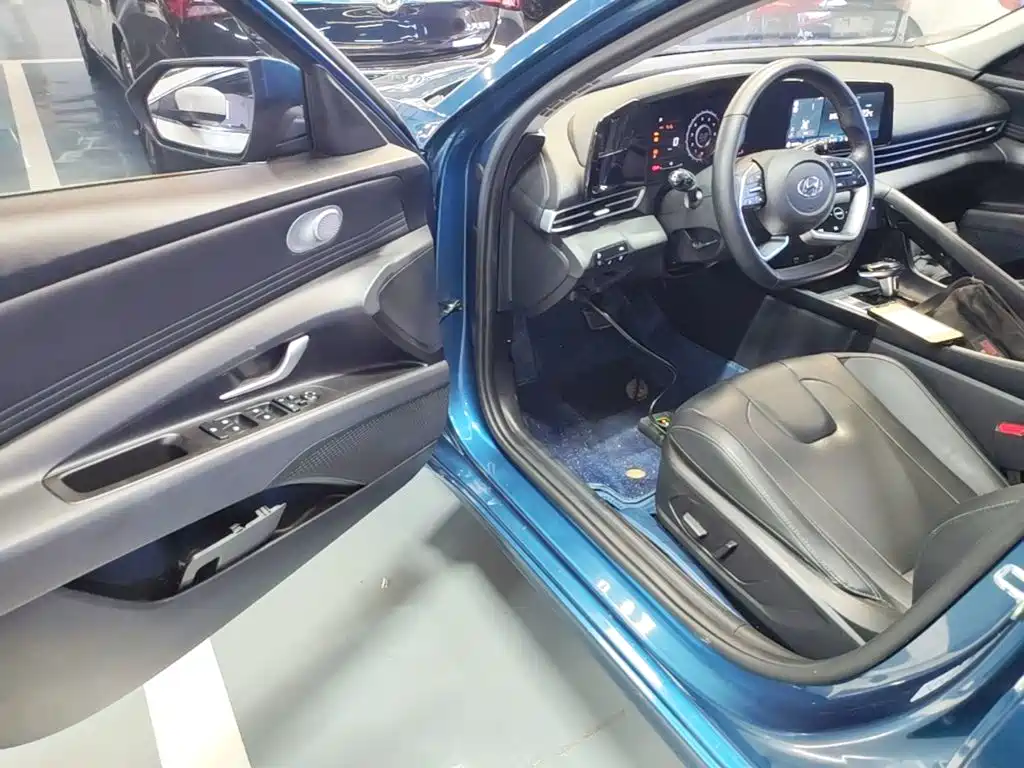 Hyundai Elantra — миниатюра 16