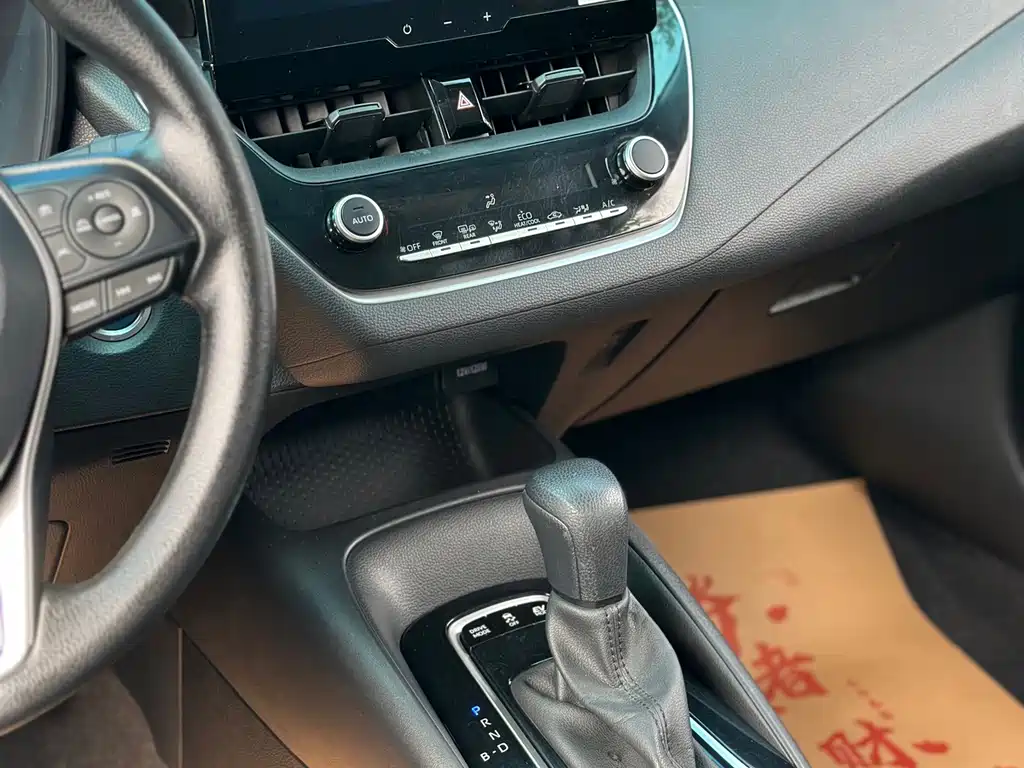 Toyota Corolla — миниатюра 8