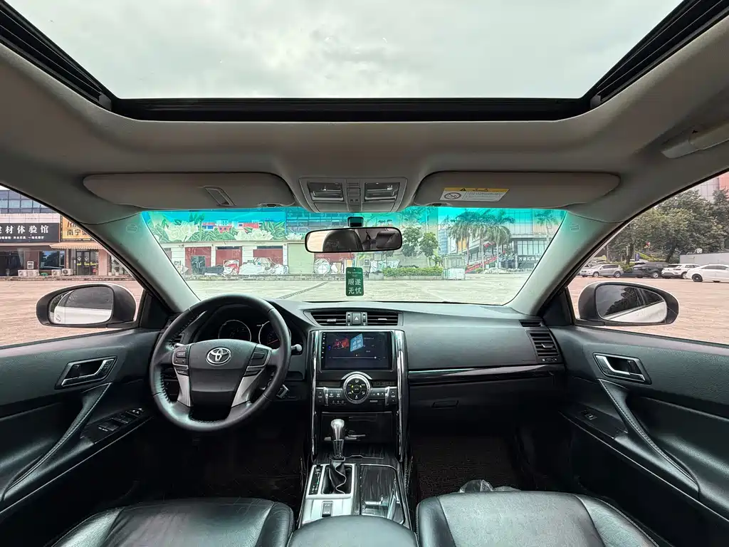 Toyota Reiz — миниатюра 9