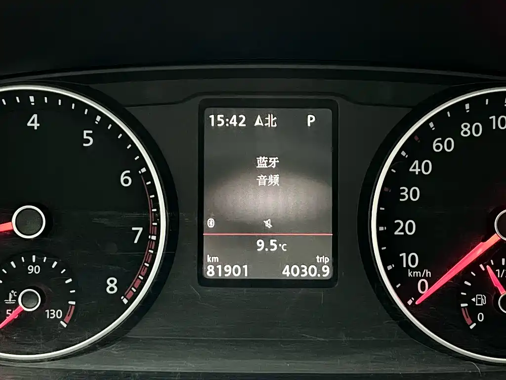 Volkswagen Multivan — миниатюра 17