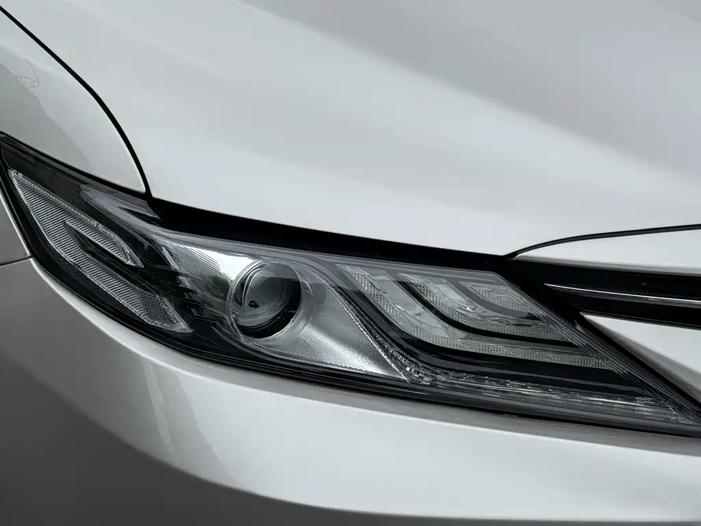 Toyota Camry 2021 2.5G Luxury