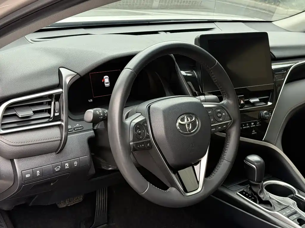 Toyota Camry 2021 2.5G Luxury