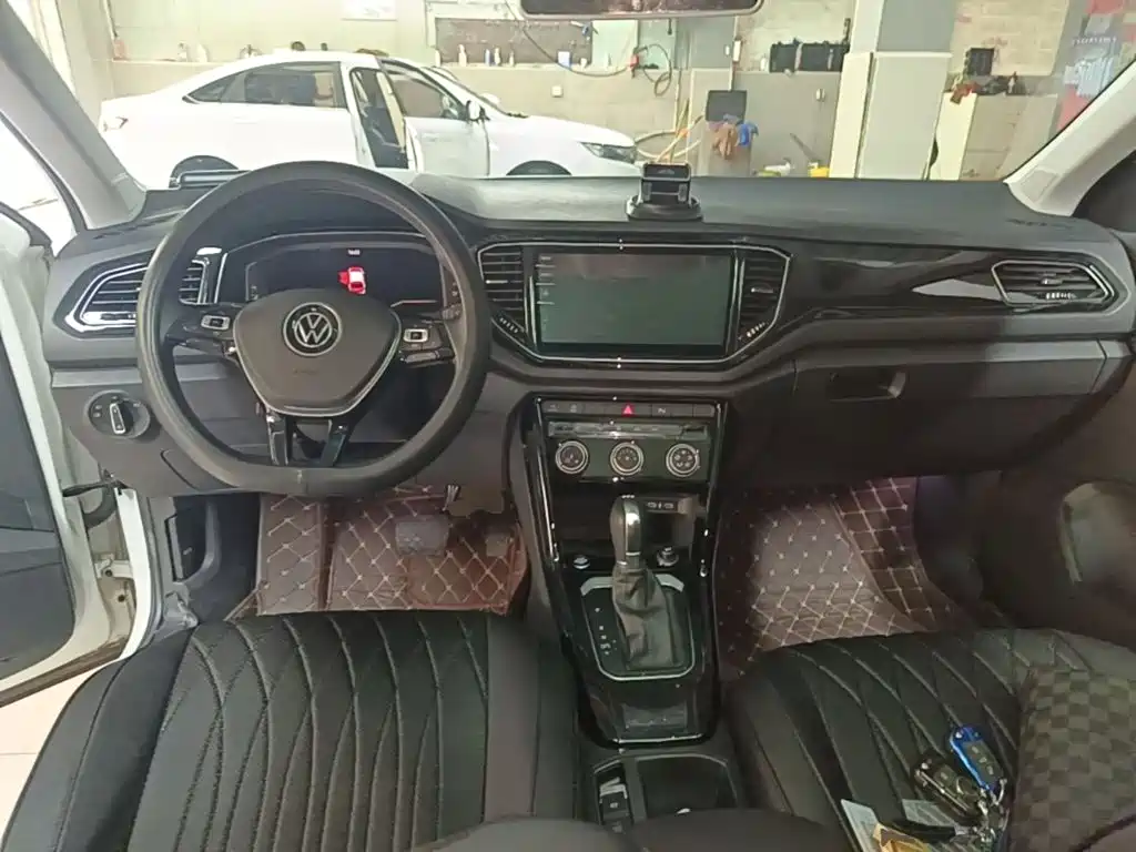 Volkswagen T-Roc — миниатюра 10
