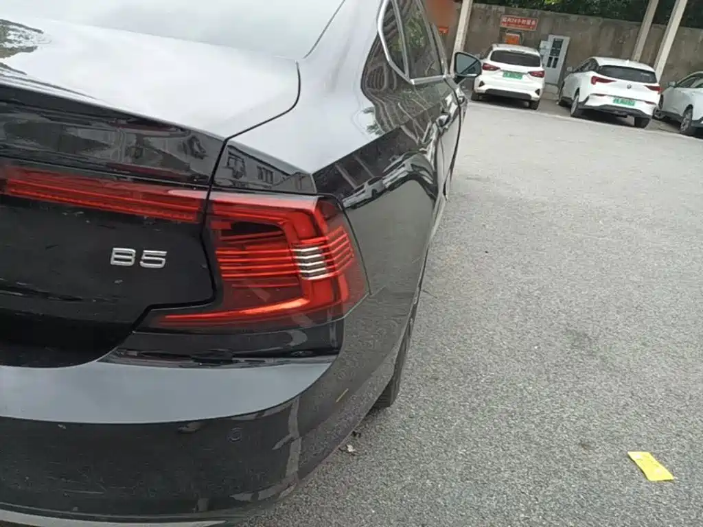 Volvo S90 — миниатюра 8