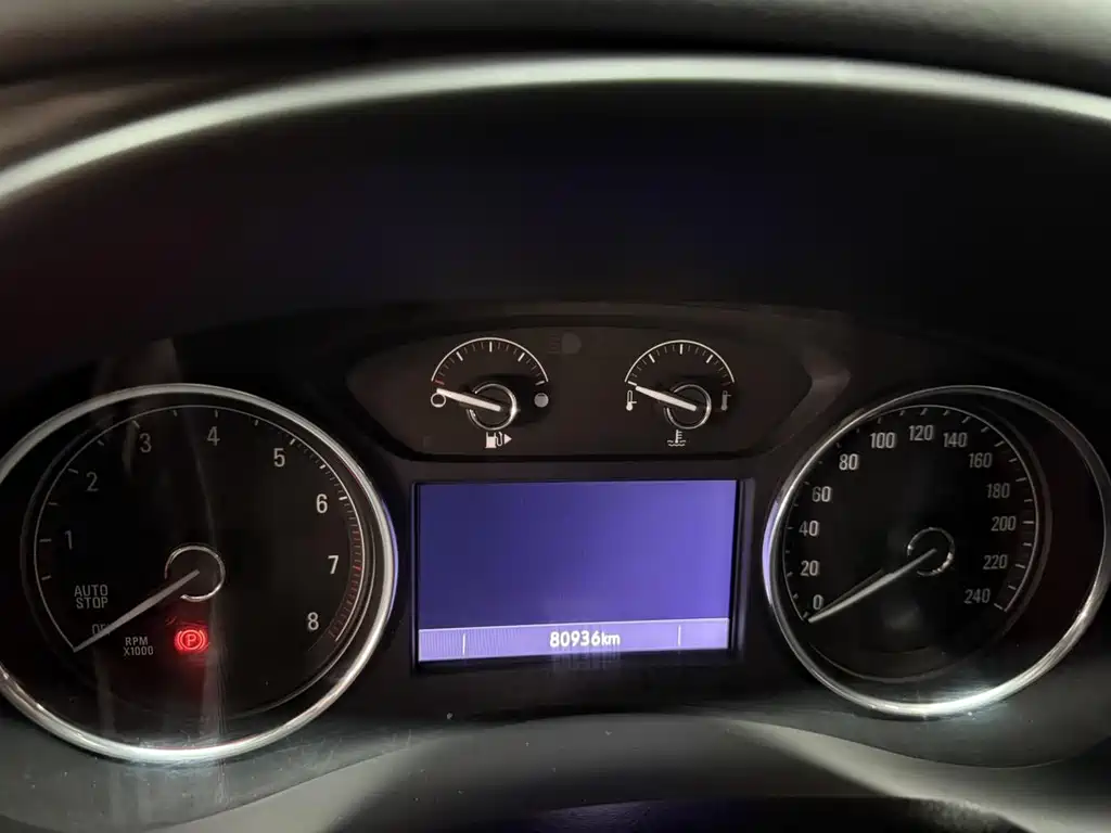 Buick LaCrosse - фото 7