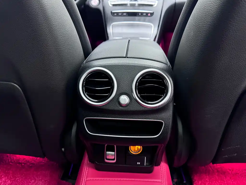Mercedes-Benz C-Class — миниатюра 11
