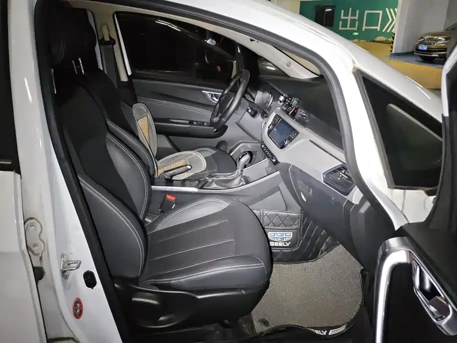 Geely Vision X3 — миниатюра 8