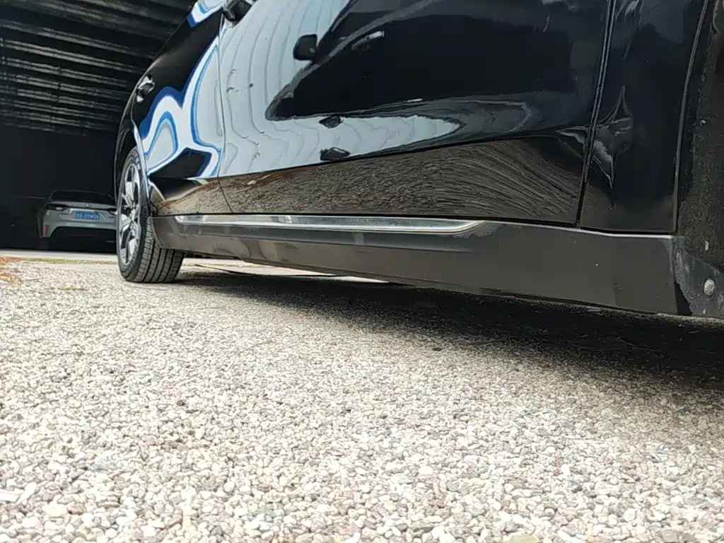 Hongqi Hongqi E-QM5 — миниатюра 21
