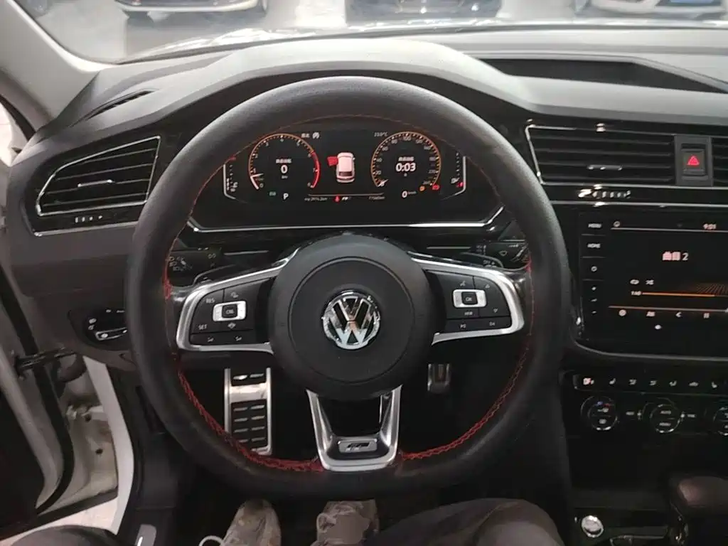 Volkswagen Tiguan L — миниатюра 11