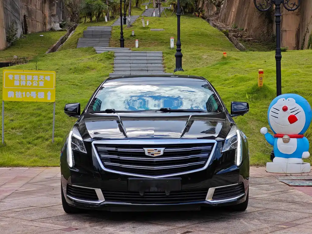 CADILLAC XTS