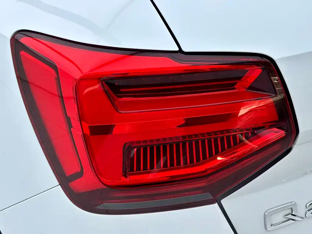 Audi Q2L — миниатюра 12