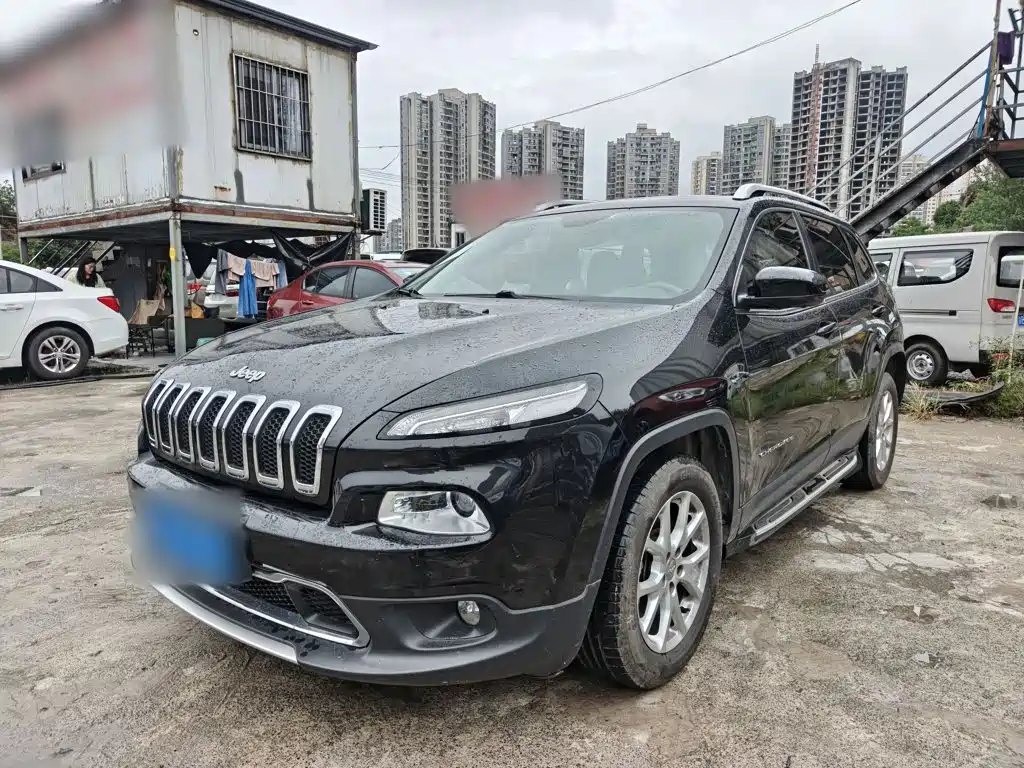 Jeep Cherokee — миниатюра 2