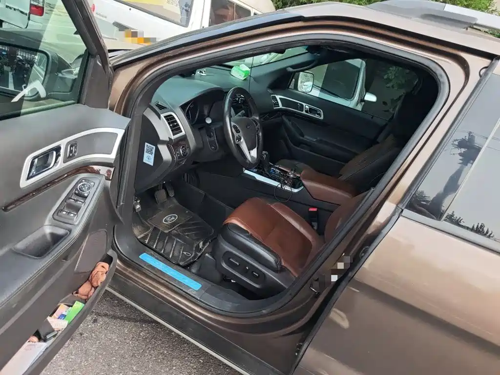 Ford Explorer (Import) — миниатюра 12