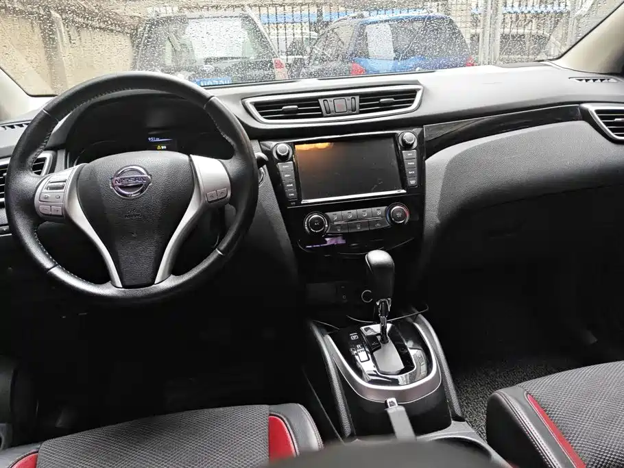Nissan Qashqai — миниатюра 12