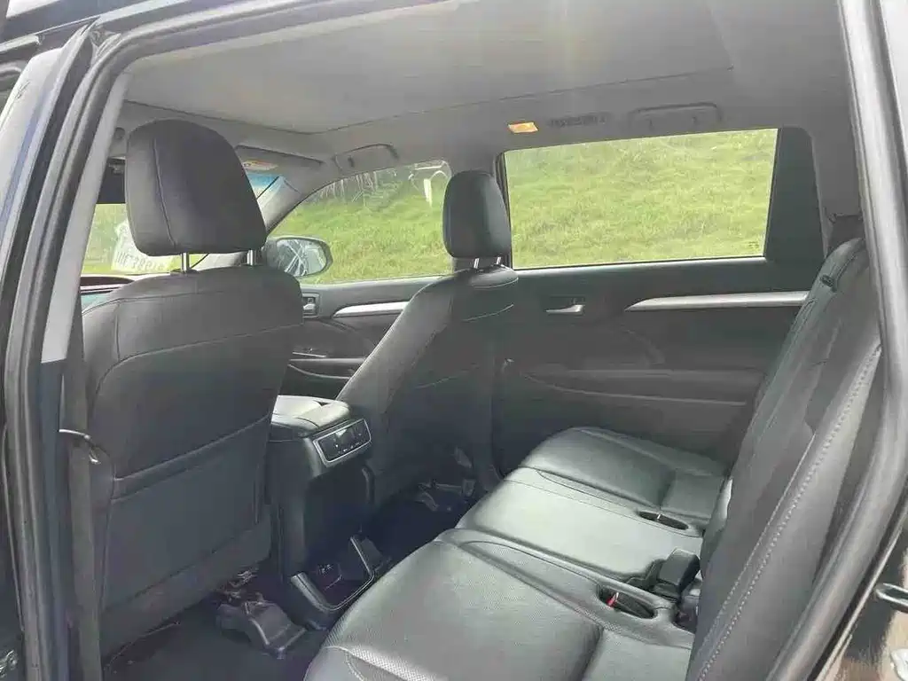 Toyota Highlander — миниатюра 5