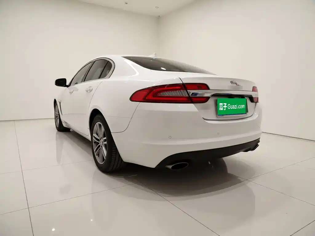 Jaguar XF — миниатюра 4