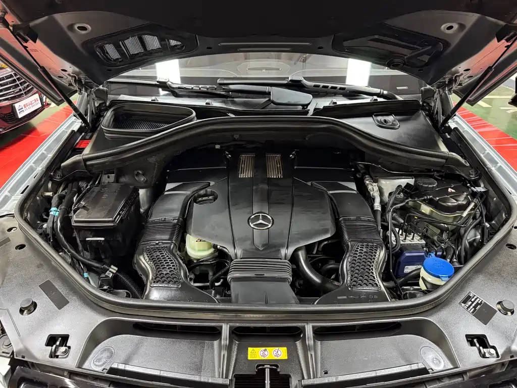 Mercedes-Benz M-Class — миниатюра 12