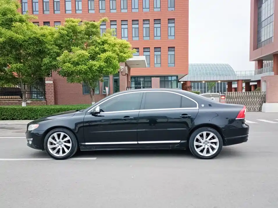 Volvo S80L — миниатюра 3