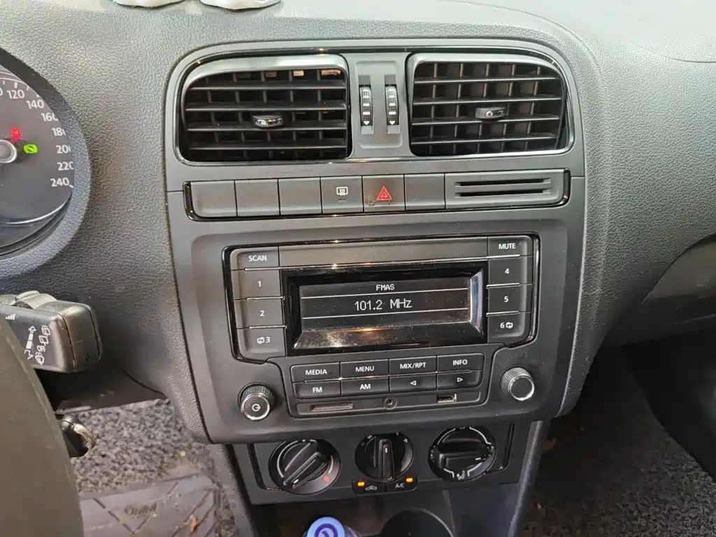 Volkswagen Polo — миниатюра 9
