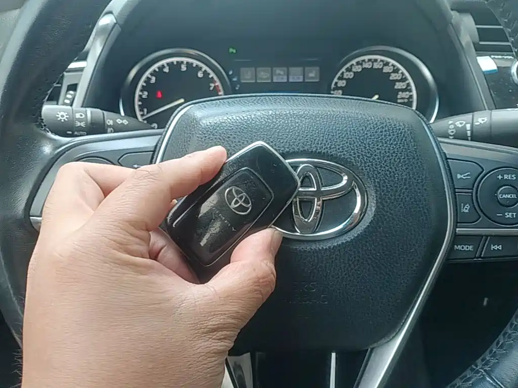 Toyota Camry — миниатюра 9