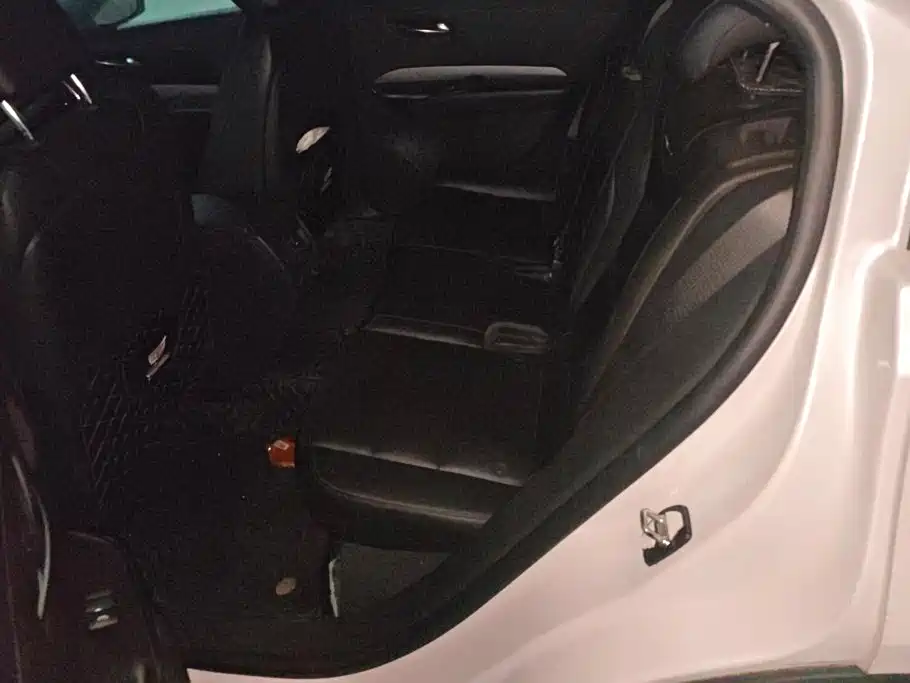 Cadillac XT4 — миниатюра 11