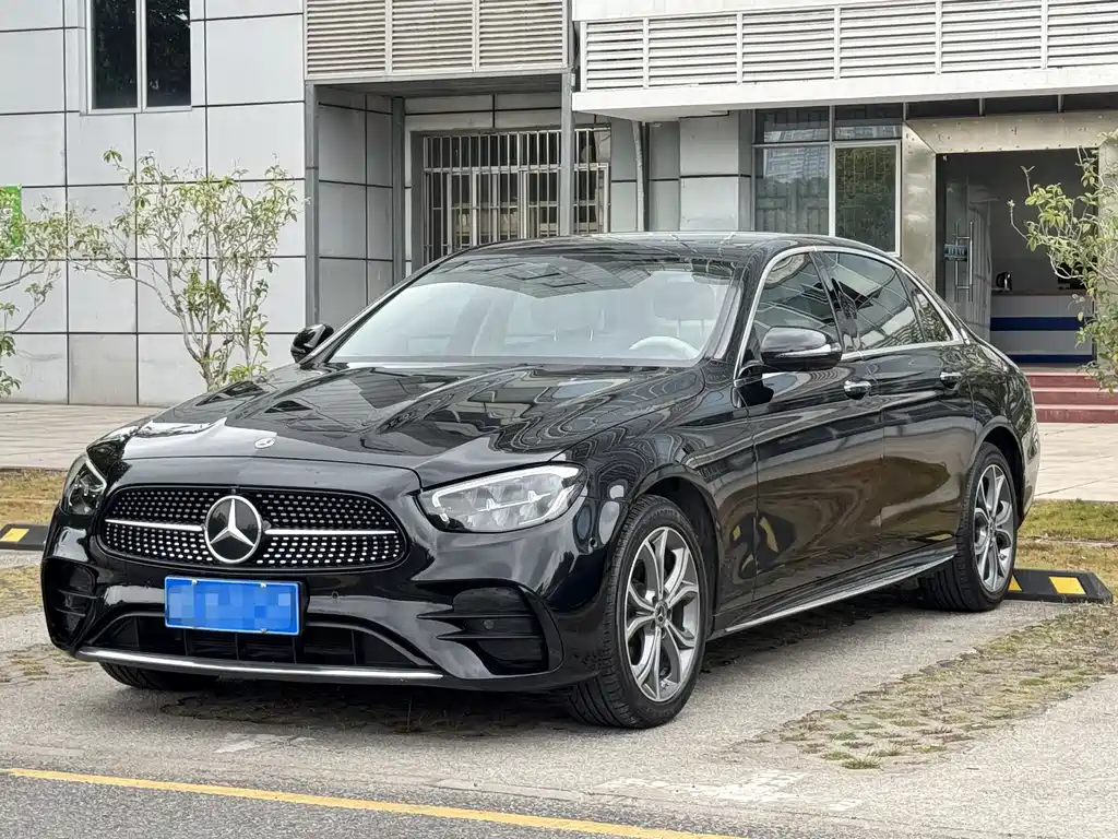 Mercedes-Benz E-Class 2022