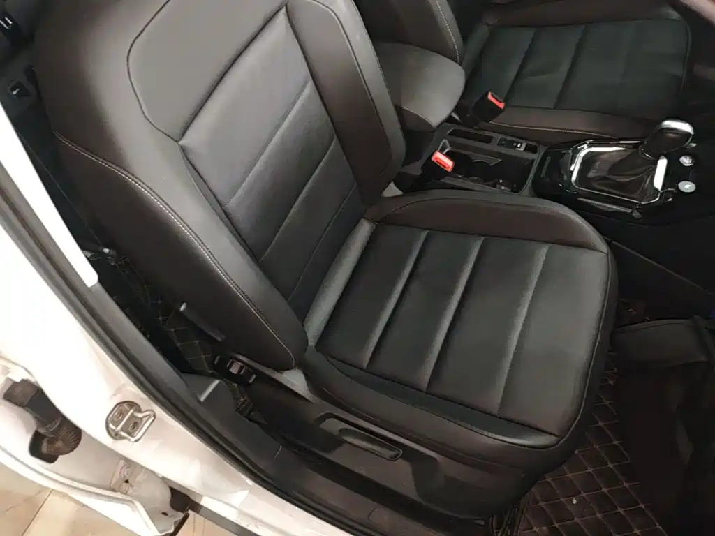Volkswagen T-Roc — миниатюра 25